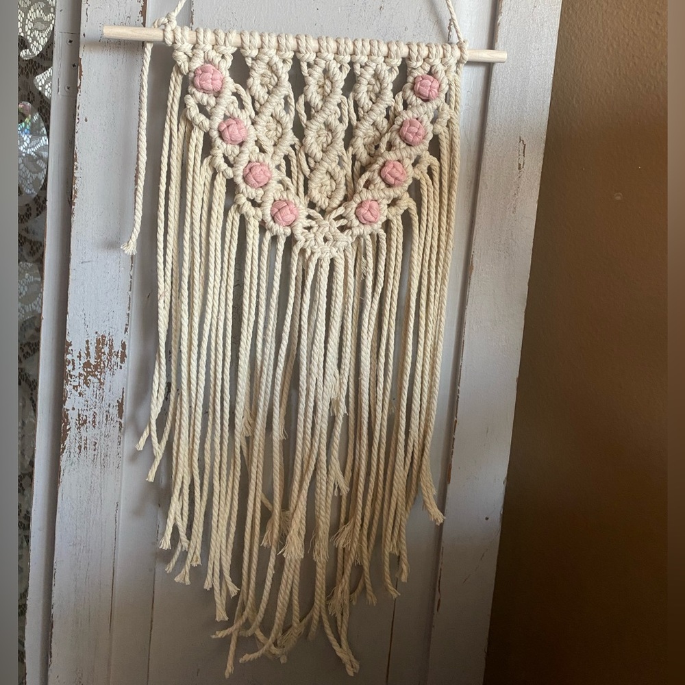 Macrame wall hanging - Picture 3 of 4